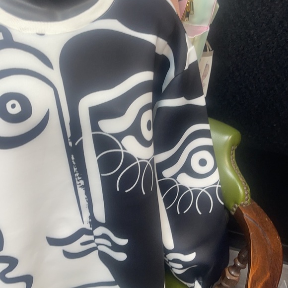 ✨🎇🎉🎆Akira Face oversize Top - Picture 4 of 6